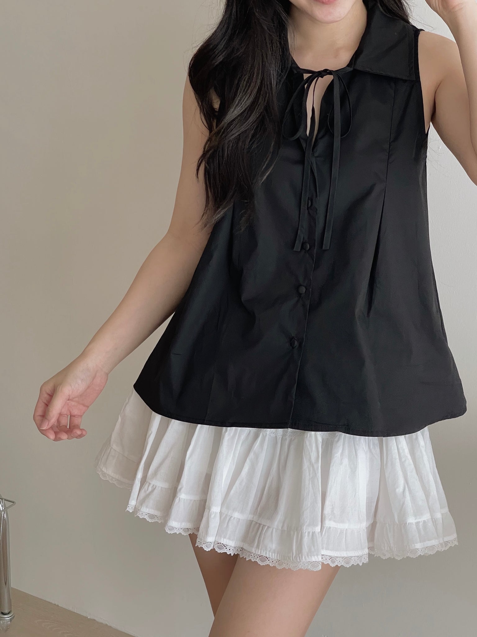 Collar Sleeveless Shirt / 系带翻领宽摆上衣