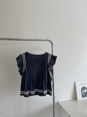 Ethnic Trim Pleated Top / 民族风边条压褶小衫