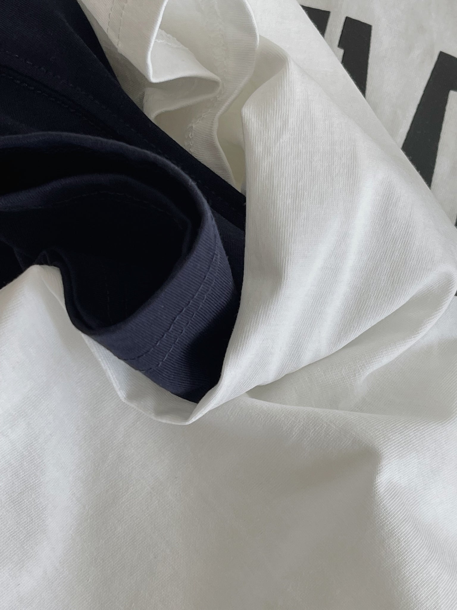 Letters Drop Shoulder Tee / 字母宽领落肩T恤