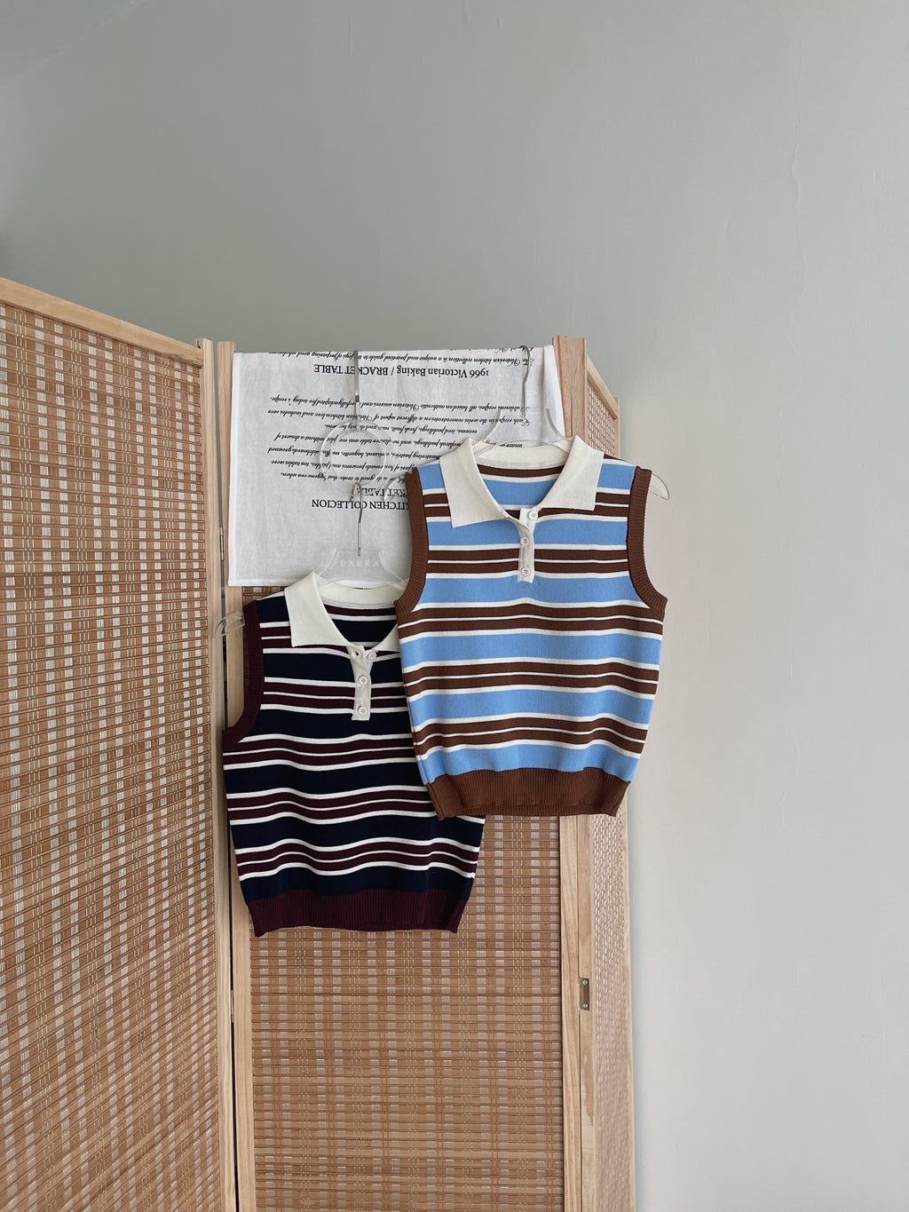 Marilyn Contrast Knit Top / 撞色条纹翻领针织背心
