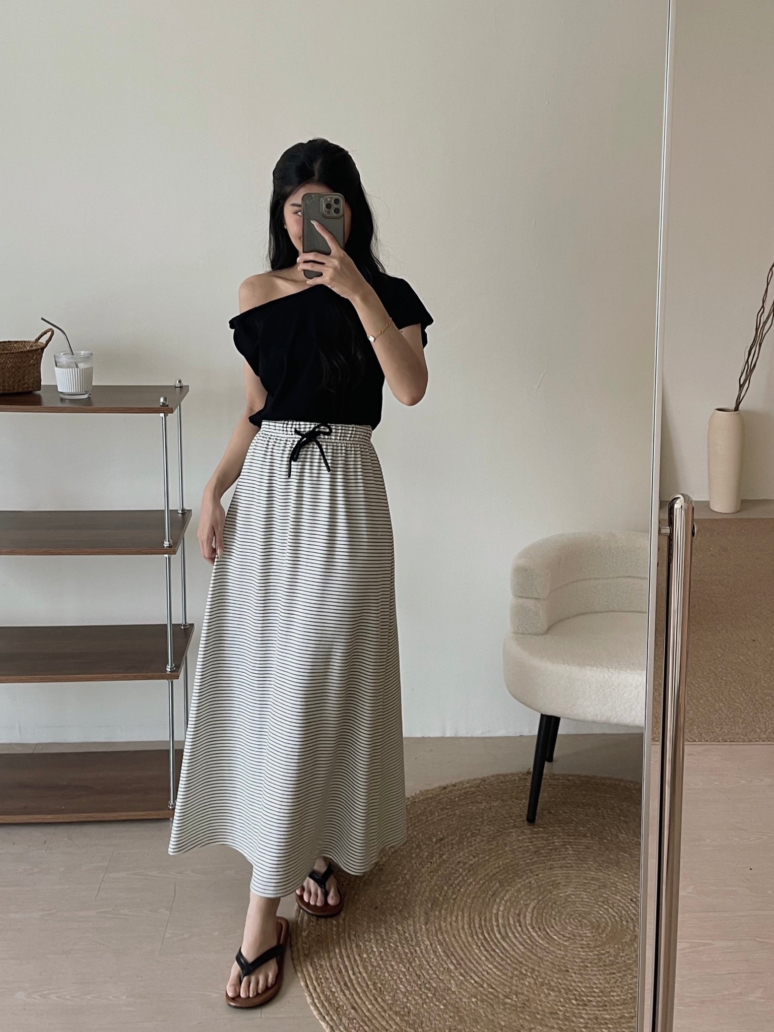 Knot Sleeve Casual Tee / 露锁骨显瘦扭结斜领T恤