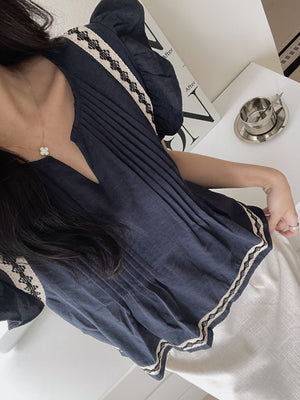 Ethnic Trim Pleated Top / 民族风边条压褶小衫