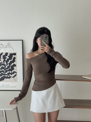 Hot Style Oblique Top / 设计感斜肩不规则上衣