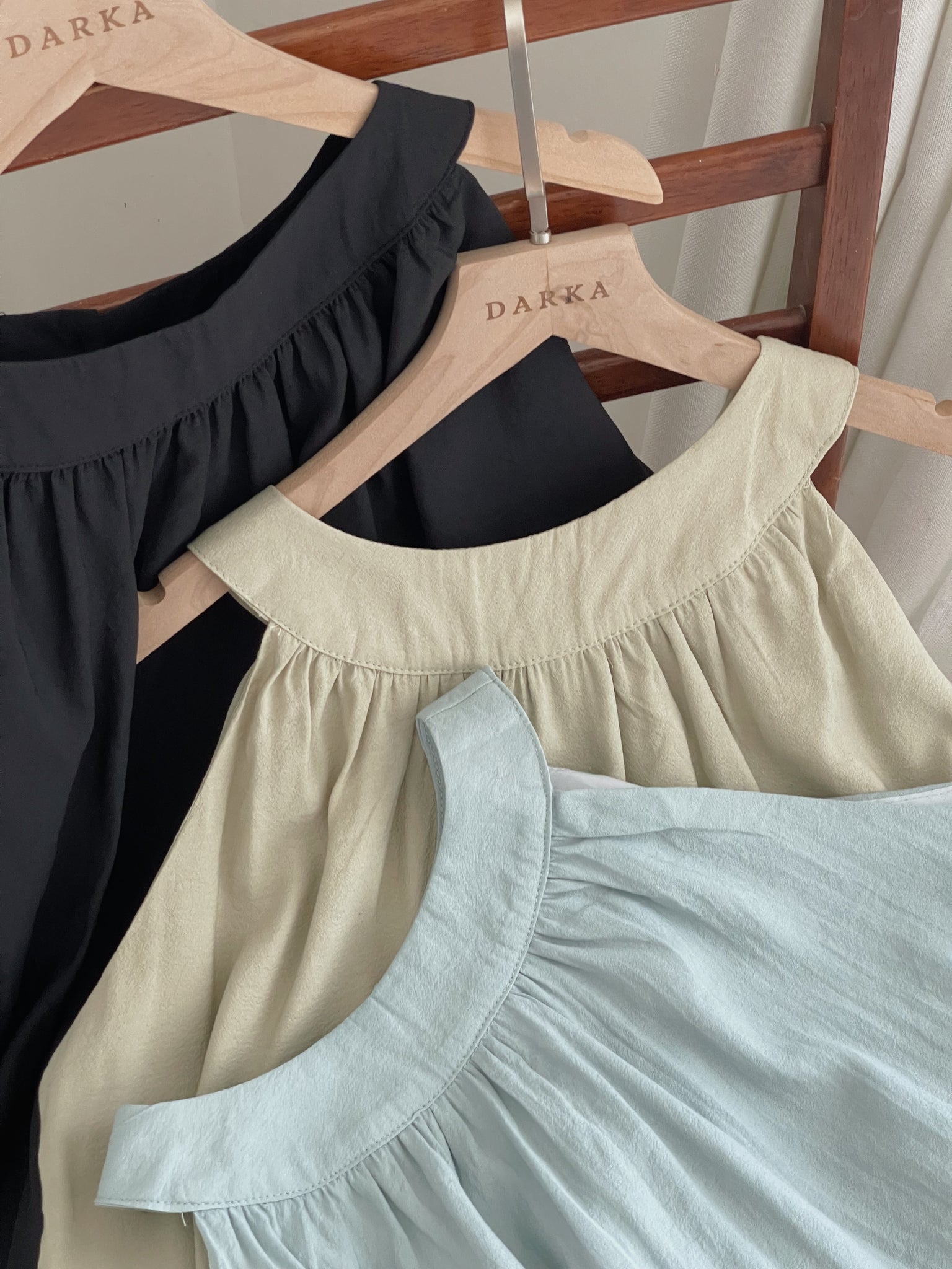 Ellis Sweet Sleeveless Blouse / 甜美挂脖上衣