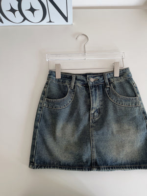 Vintage Mini Skirt / 简约复古迷你裙