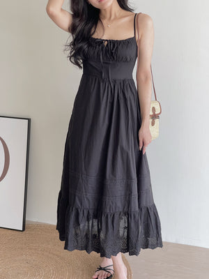 Stella Black Dress / 优雅下摆刺绣连衣裙