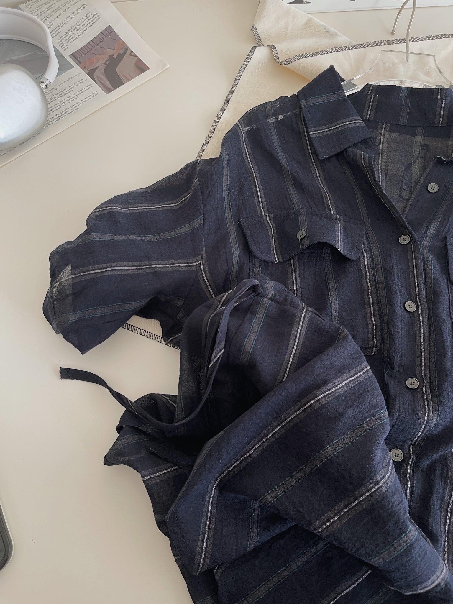 Navy Casual Striped Shirt / 慵懒宽松线条抽绳衬衫