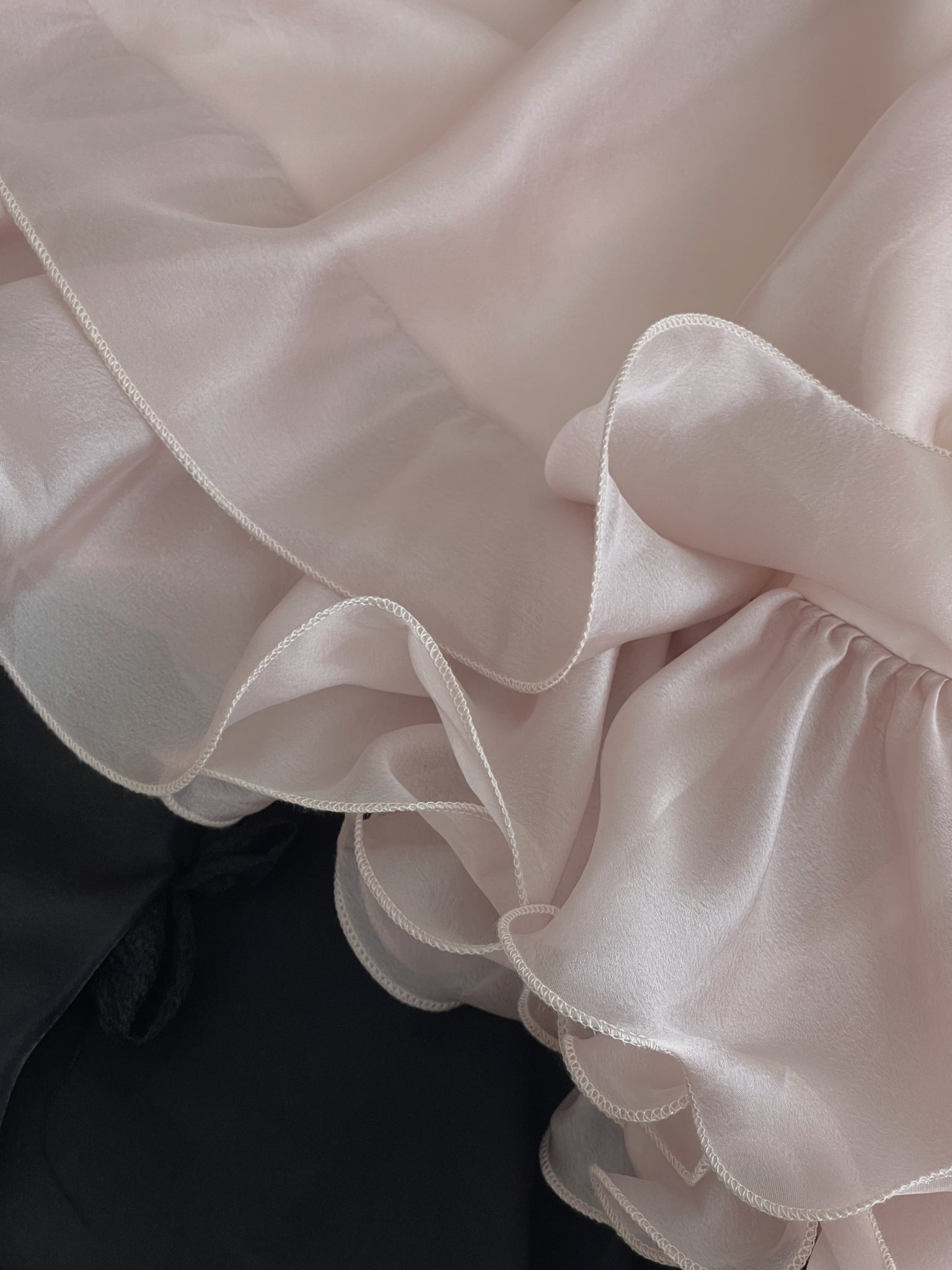 Glowing Tulle Puff Top / 流光纱蓬蓬露肩上衣