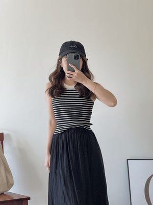 Stripes Halterneck Singlet / 杏黑条针织挂脖背心