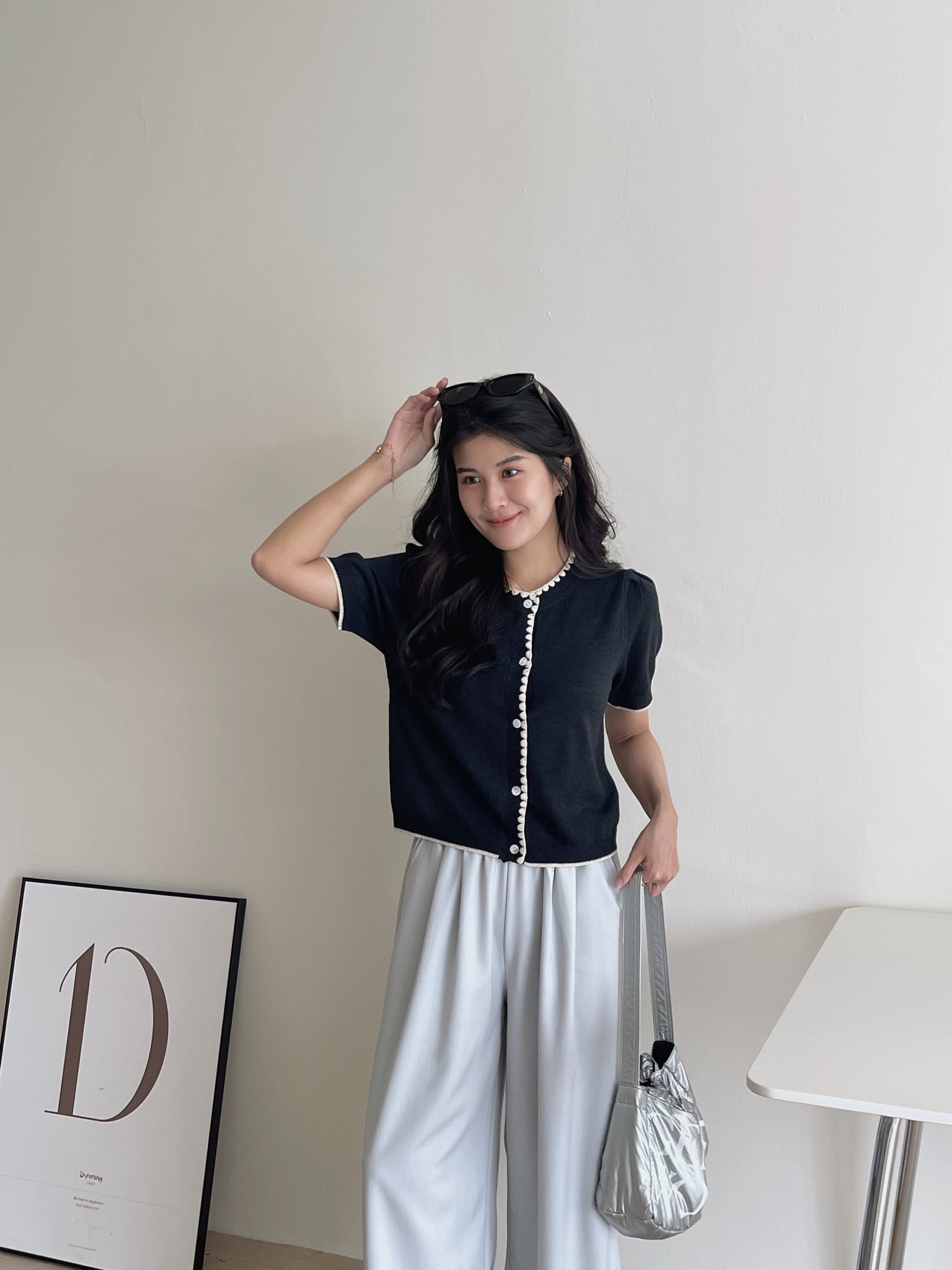 Flower Edge Knit Top / 圆领花边条针织开衬