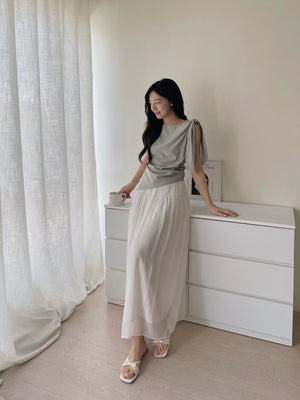 Wide Shoulder Ribbon Top / 宽领单肩系带不规则小衫