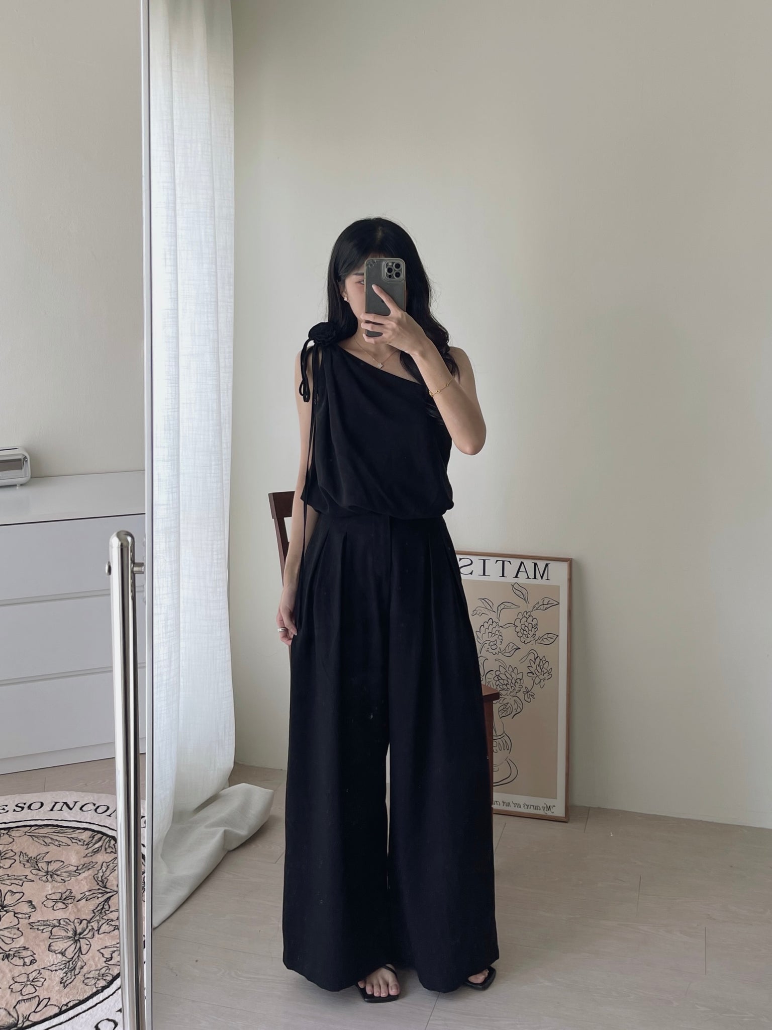 Vera Oblique Minimalist Set / 立体花斜肩阔腿裤套装