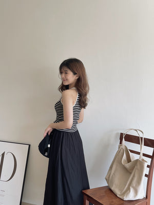 Stripes Halterneck Singlet / 杏黑条针织挂脖背心