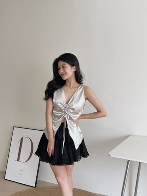 Satin Drawstring Top / 设计感缎面抽绳上衣