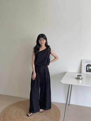 Vera Oblique Minimalist Set / 立体花斜肩阔腿裤套装