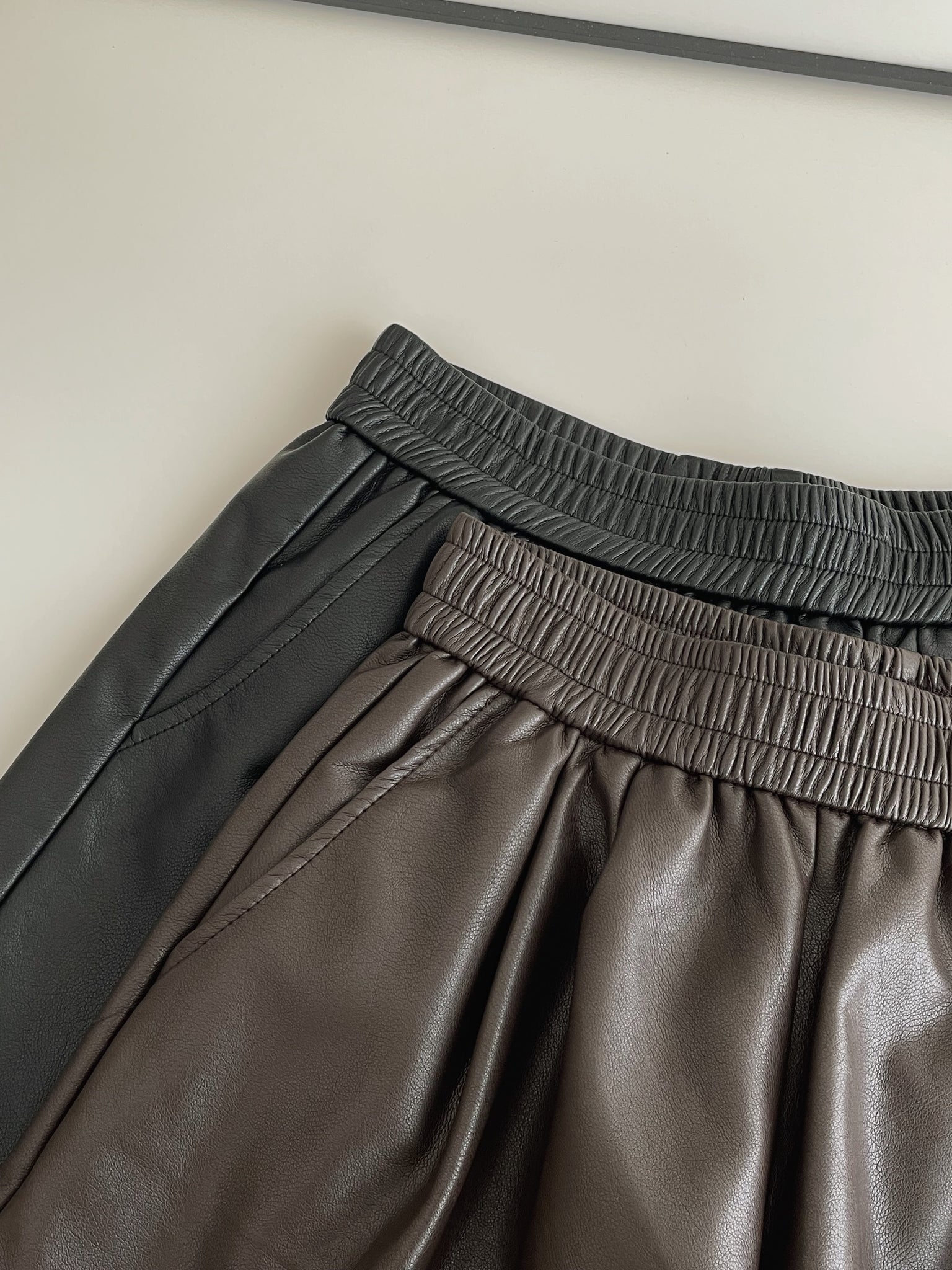 Flower Edge PU Short Pants / 小花边高腰皮短裤