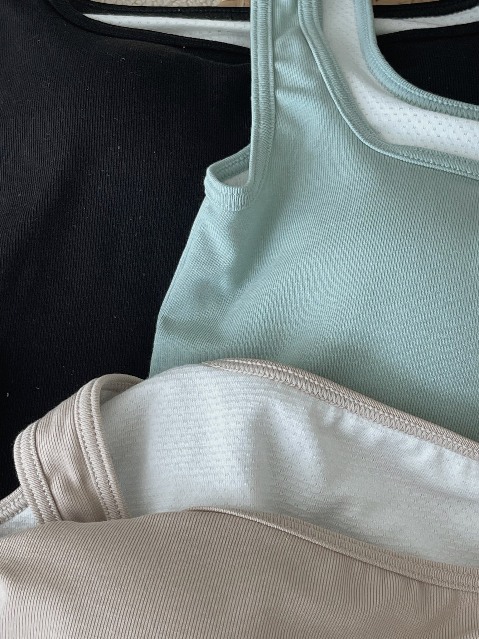 Square Neck Padded Tank Top / 方领胸垫背