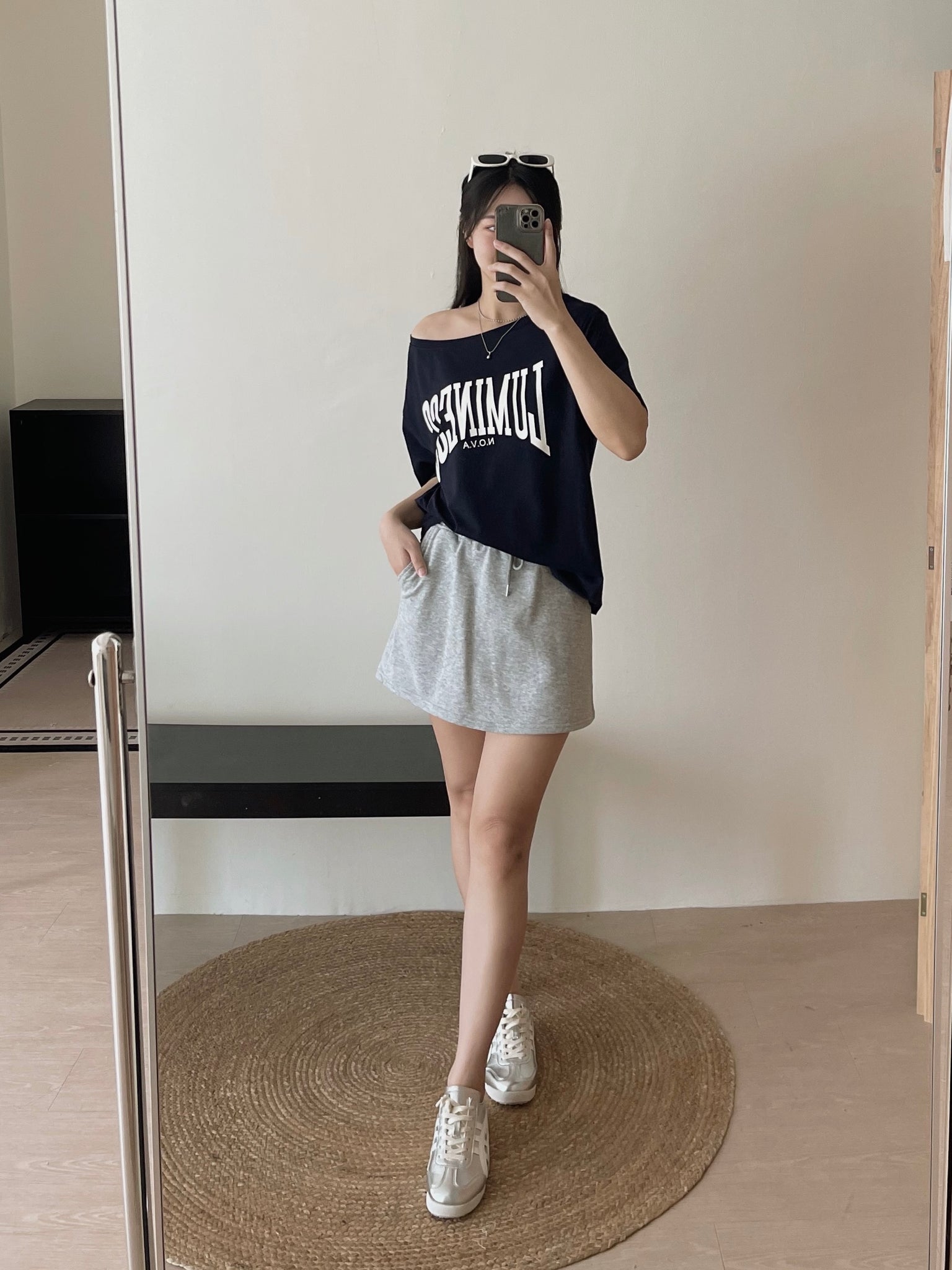 Letters Drop Shoulder Tee / 字母宽领落肩T恤