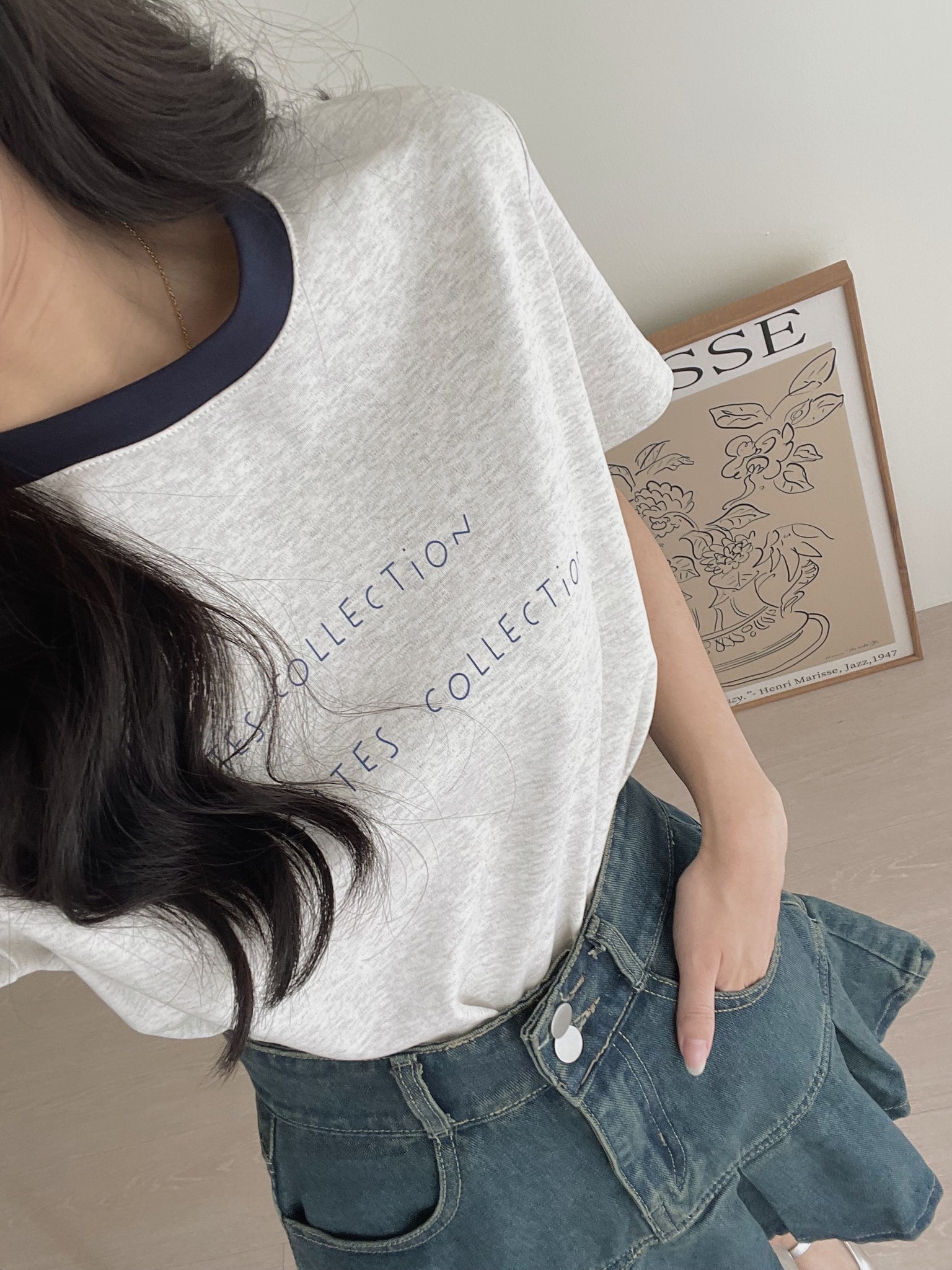 Contrast Neckline Tee / 撞色领口字母T恤
