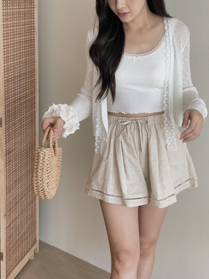 Lace Edge Padded Crop Top / 带胸垫遮副乳蕾丝短背心