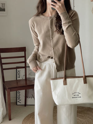Soft Cloud Knit Cardigan / 软糯小金扣针织衫