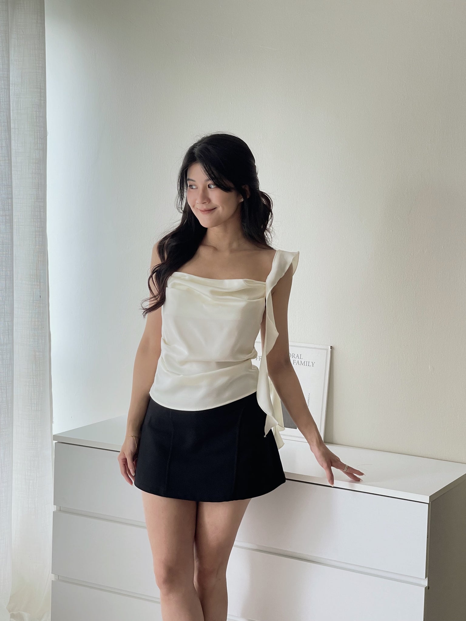 Ruffle Strap Satin Top / 缎面荷叶肩带小衫