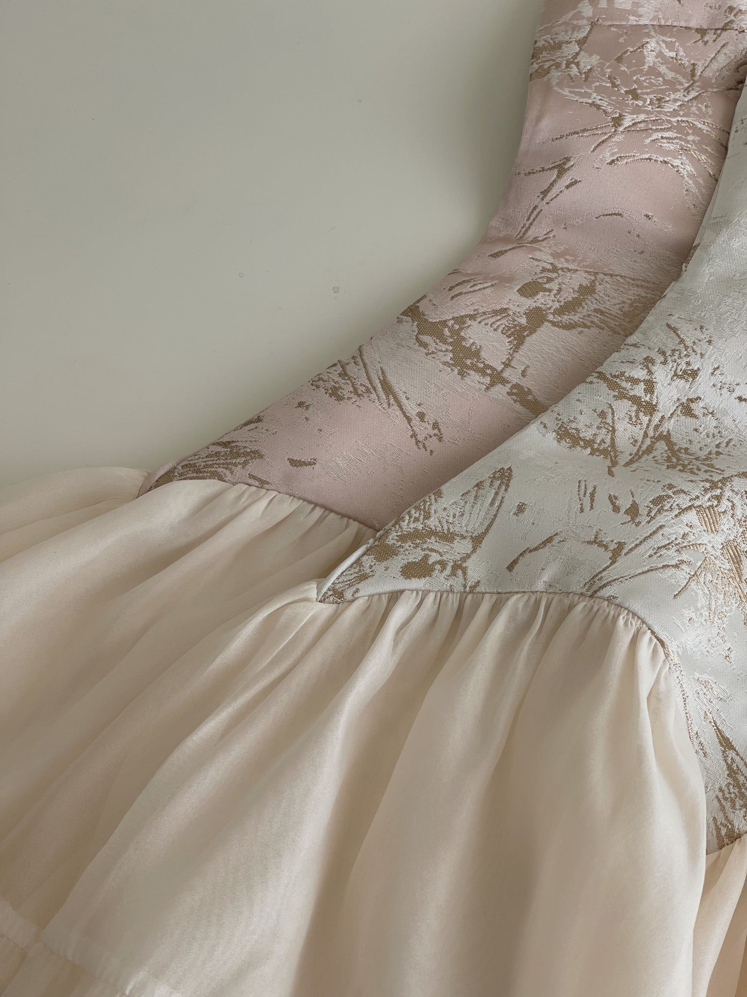 Gilded Mist Jumpsuit Dress / 烟罗织梦-金雾提花薄纱摆连体裤裙