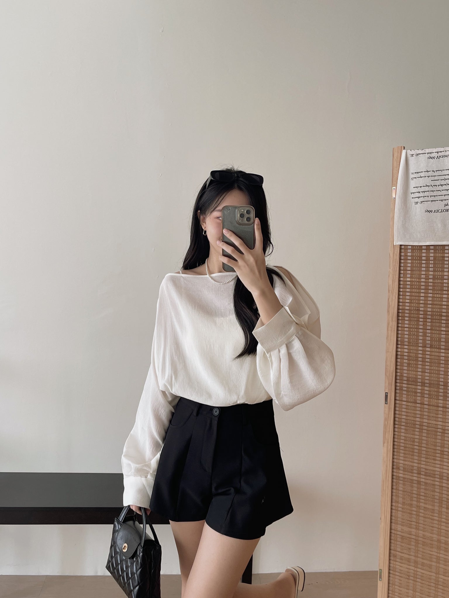 Luminous Chiffon Blouse / 柔光漫纱镂空遮肉小衫
