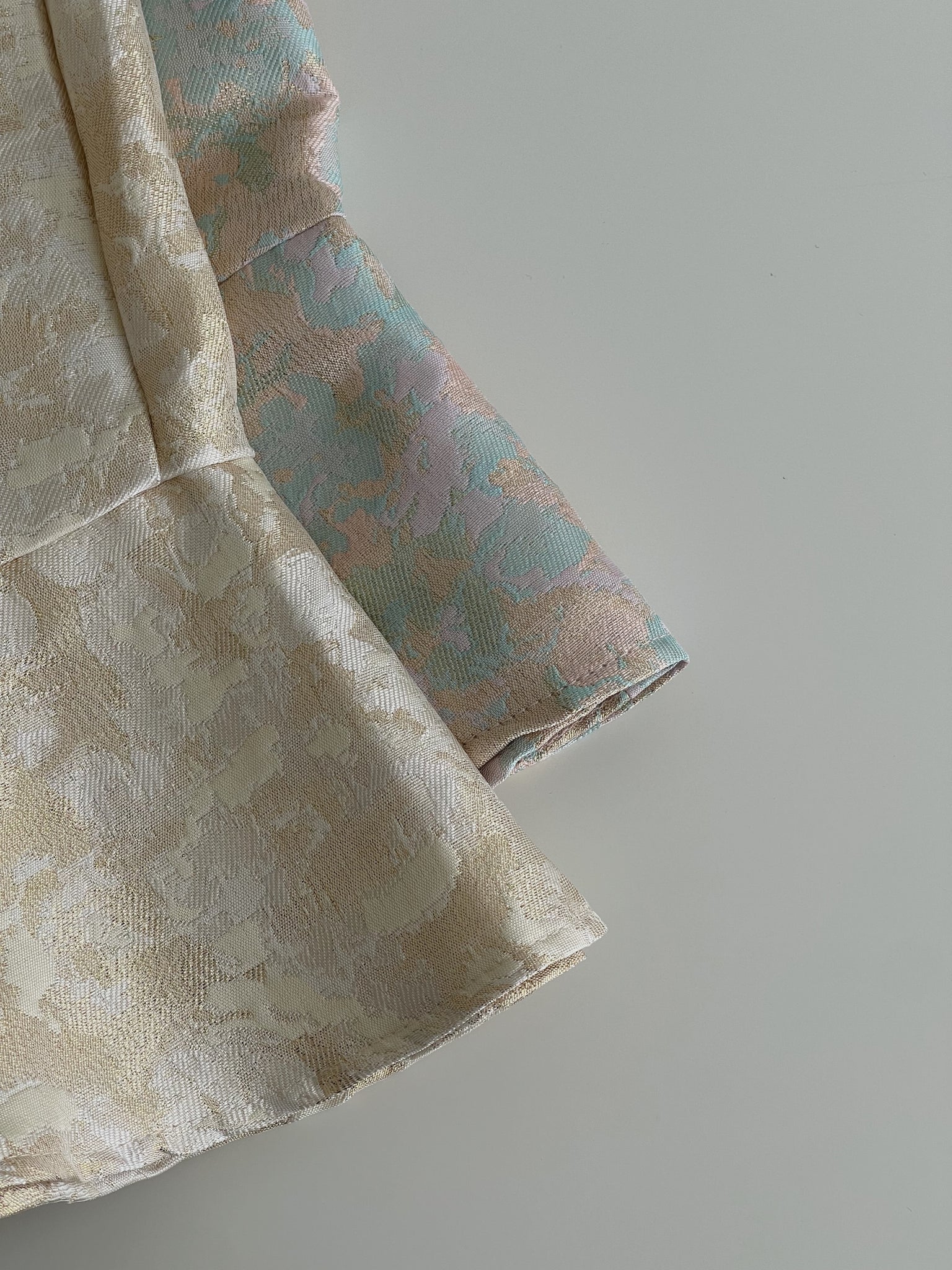 Imperial Grace Qipao Set / 锦霞灿影-盘扣对襟肩纱袖旗袍套装