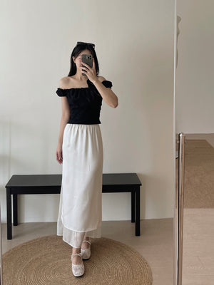 Eyelet Off Shoulder Top / 镂空显瘦一字肩上衣