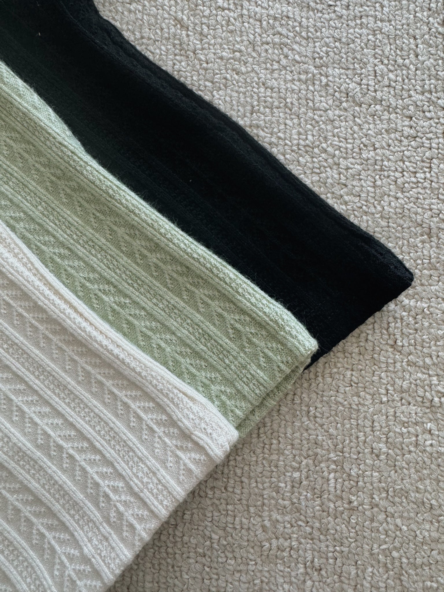 Soft Figured Crop Tee / 软料钩花圆领T