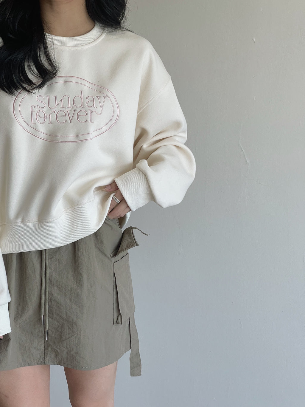 Contrast Embroidered Sweatshirt / 撞色刺绣字母卫衣