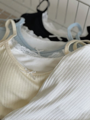 Lacey Edge Padded Singlet / 蕾丝花边胸垫吊带