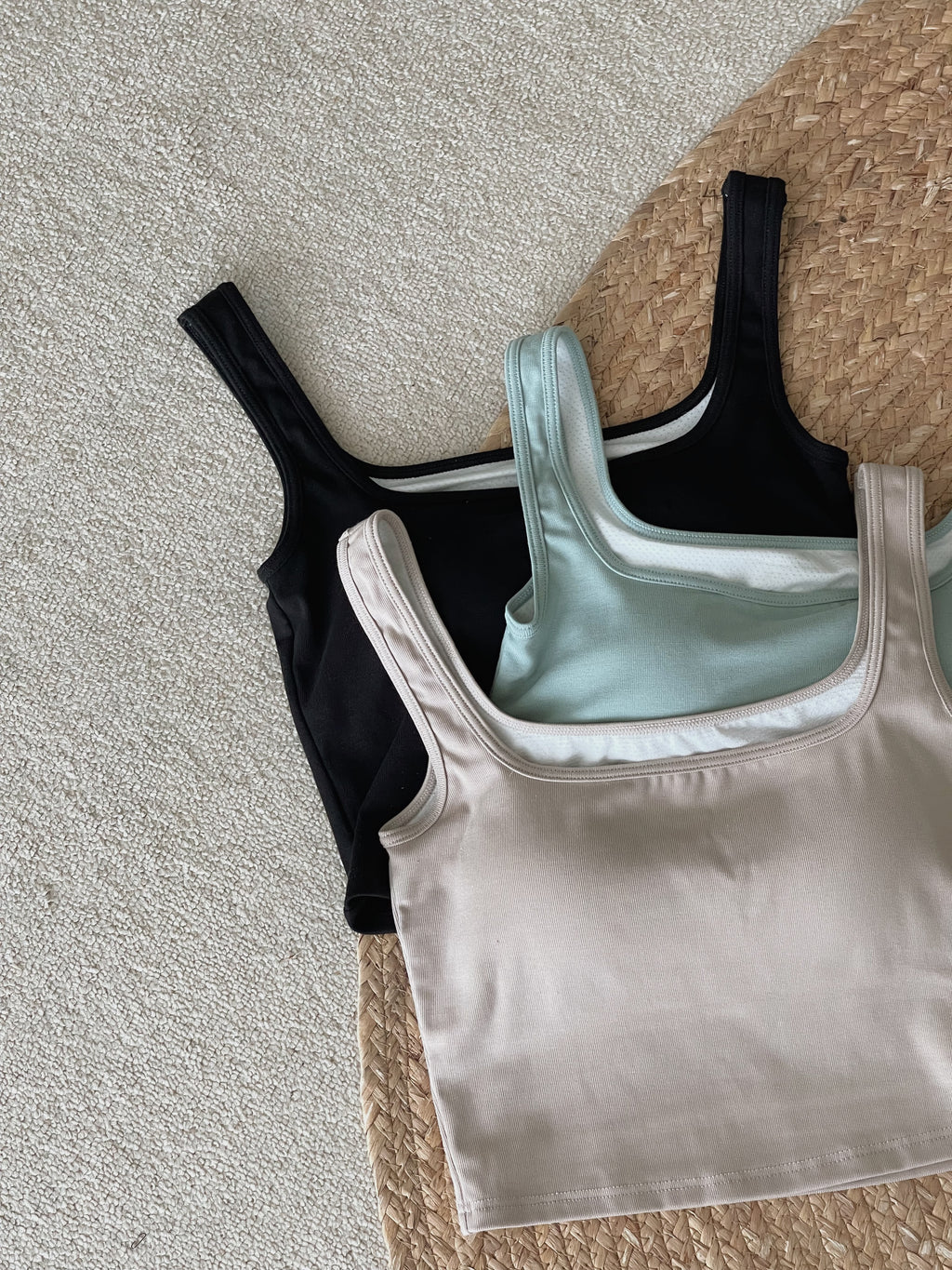 Square Neck Padded Tank Top / 方领胸垫背