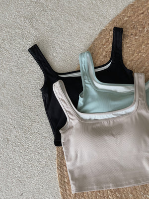 Square Neck Padded Tank Top / 方领胸垫背