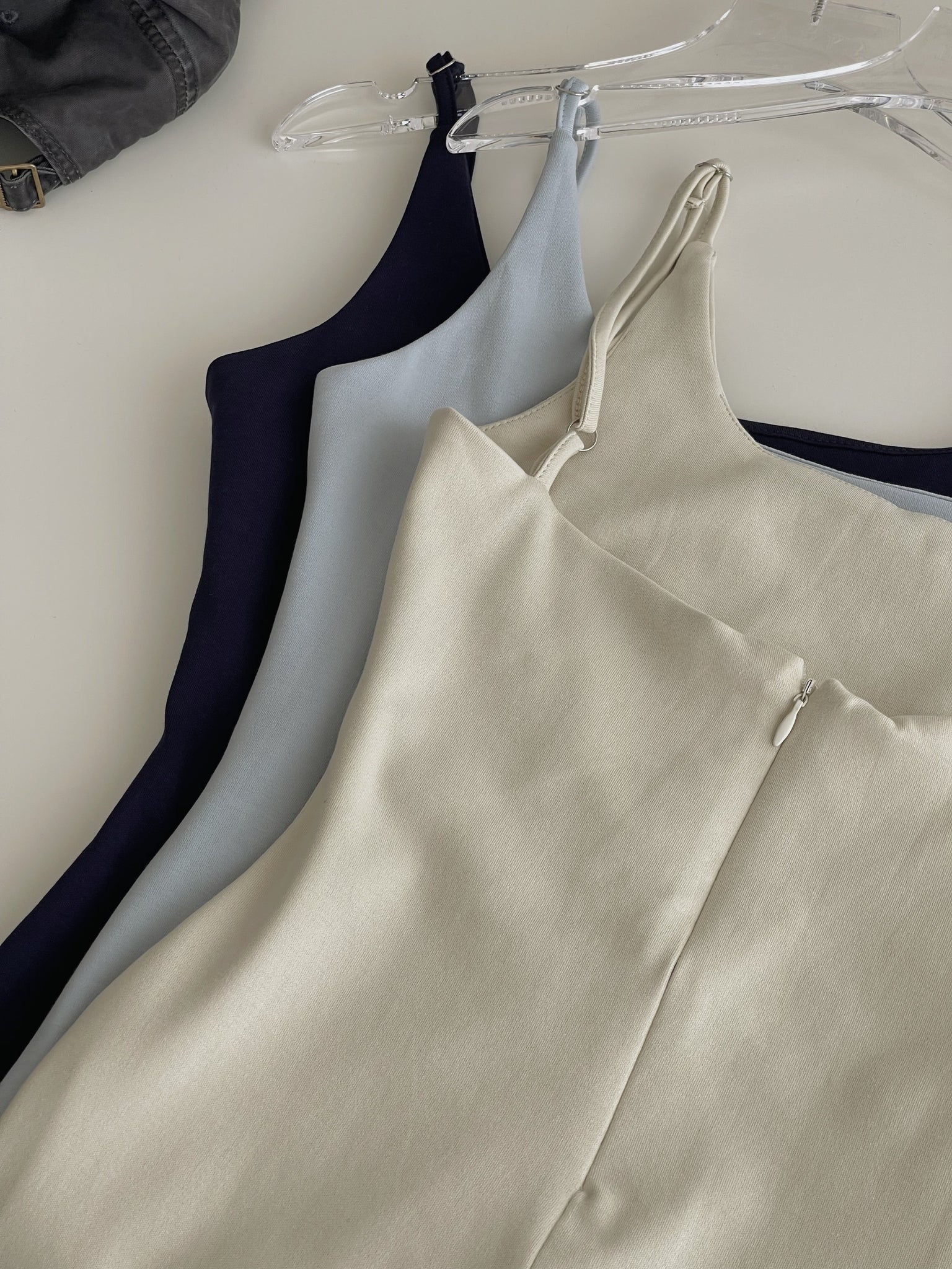 Simple Spaghetti Dress / 简约收腰吊带裙