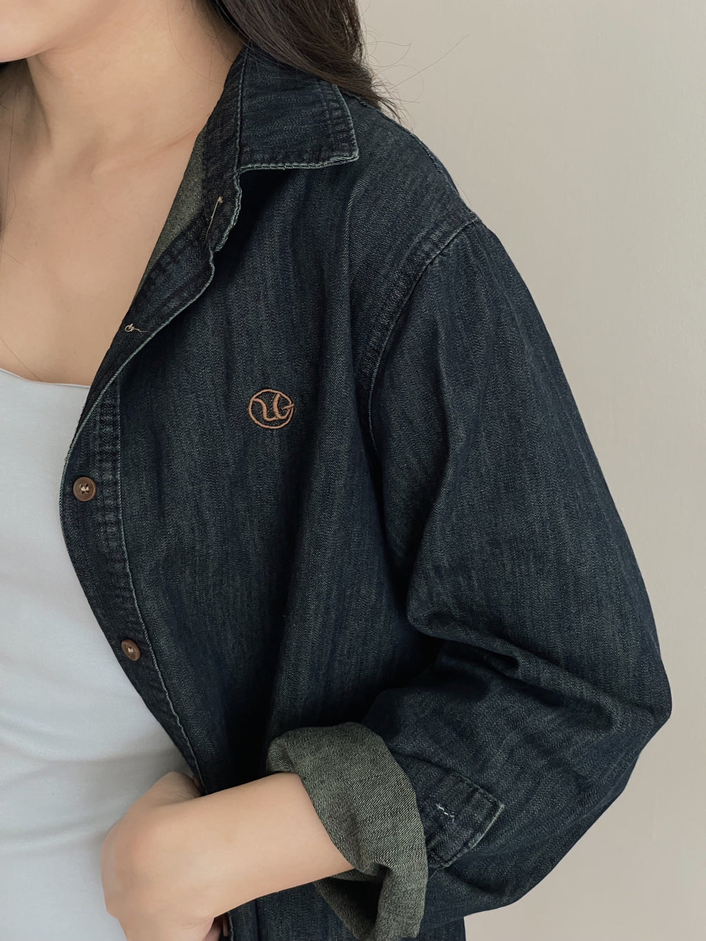 Vintage Blue Denim Shirt / 刺绣复古蓝牛仔衬衫