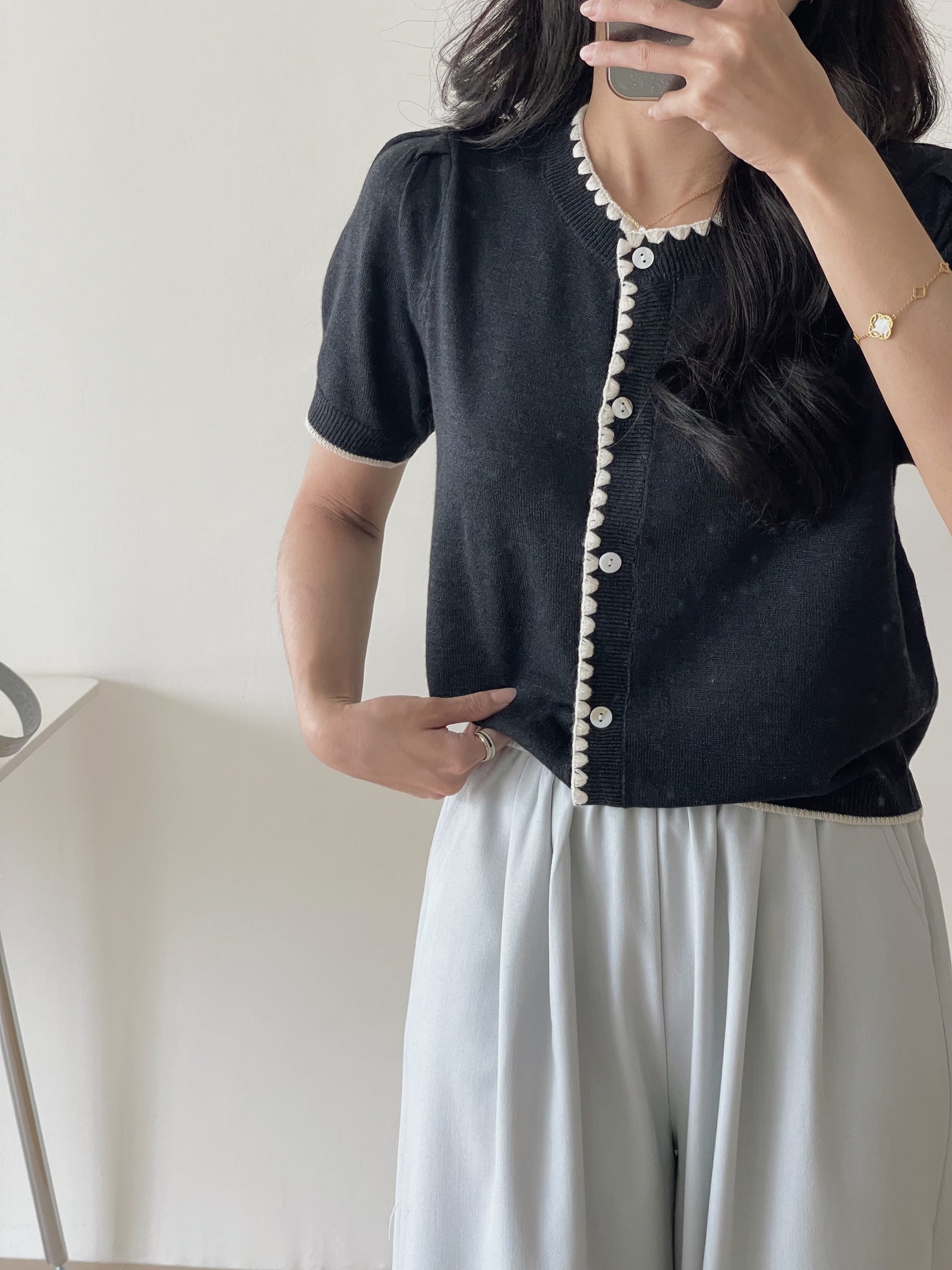 Flower Edge Knit Top / 圆领花边条针织开衬