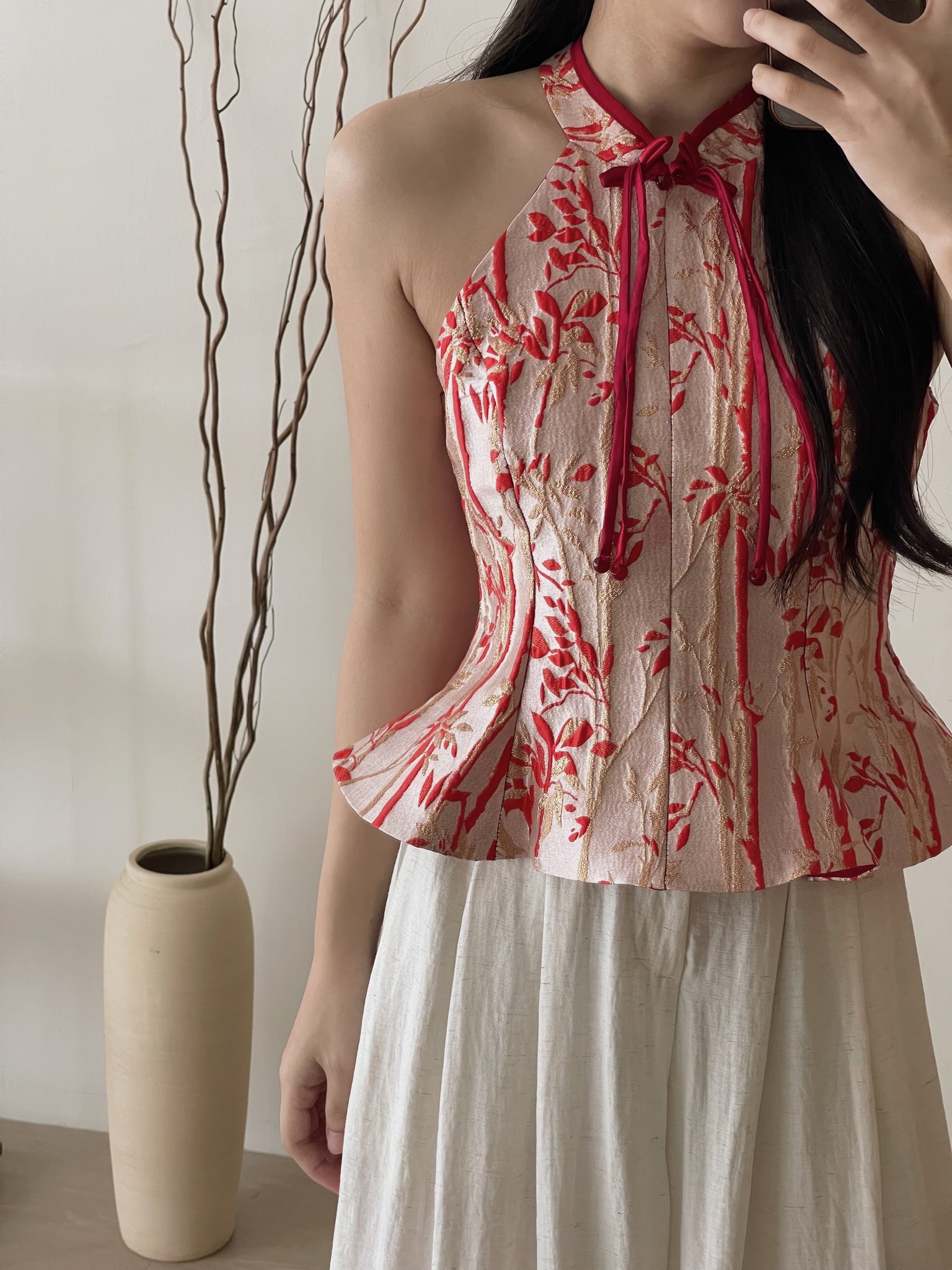 Lustrous Gold Brocade Halter Top / 金缕流芳-浮雕提花旗袍上衣