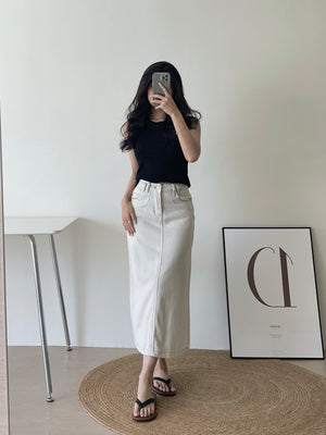 Halterneck Cable Knit Top / 挂脖麻花针织上衣