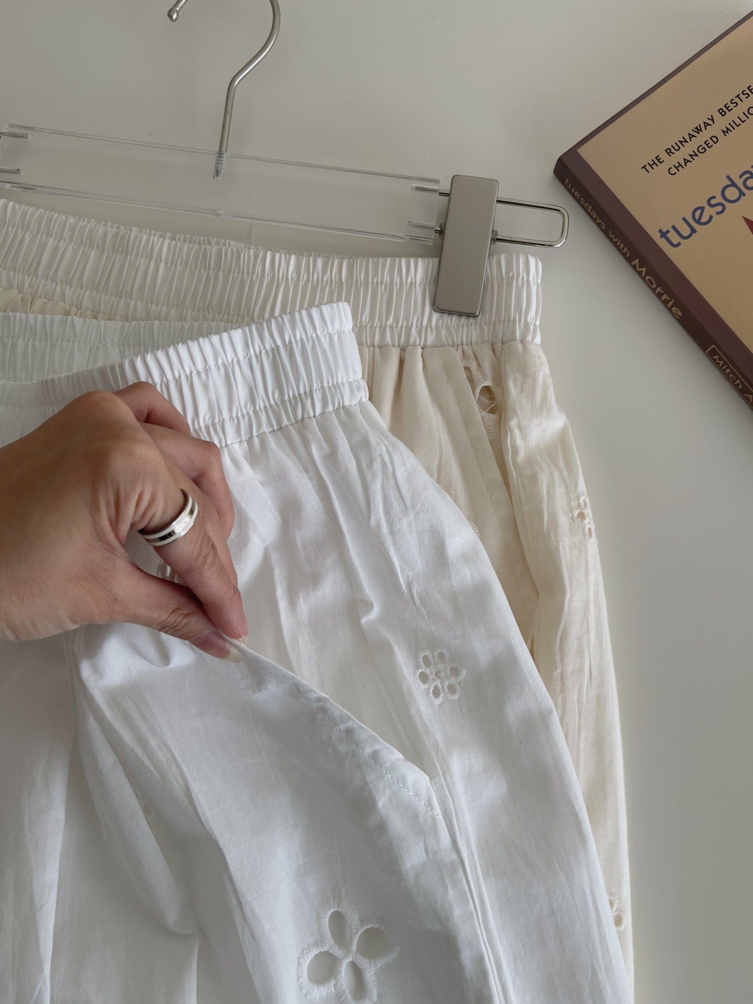 Eyelet Hollow Trousers / 钩花镂空休闲长裤