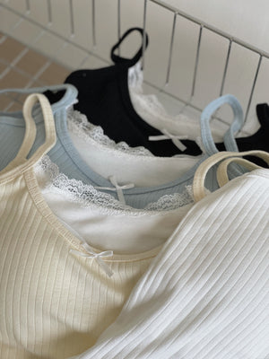 Lacey Edge Padded Singlet / 蕾丝花边胸垫吊带