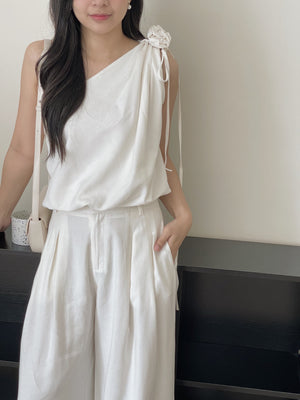 Vera Oblique Minimalist Set / 立体花斜肩阔腿裤套装
