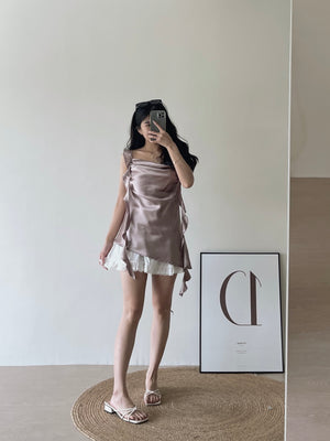 Ruffles Long Strap Top / 荷叶长肩带缎面上衣