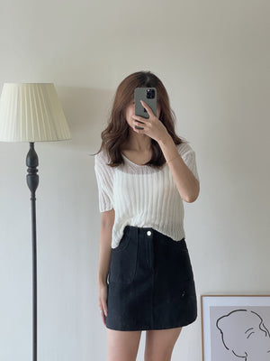Hollow Rib Knit Top / 尖领镂空针织上衣
