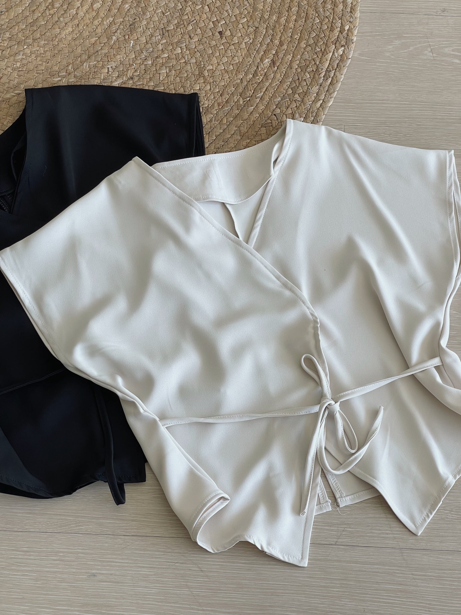 Eliss Kimono Blouse / 小众通勤收腰衬