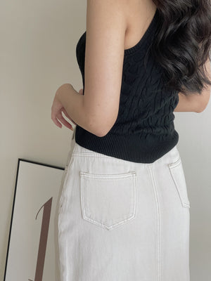 Halterneck Cable Knit Top / 挂脖麻花针织上衣