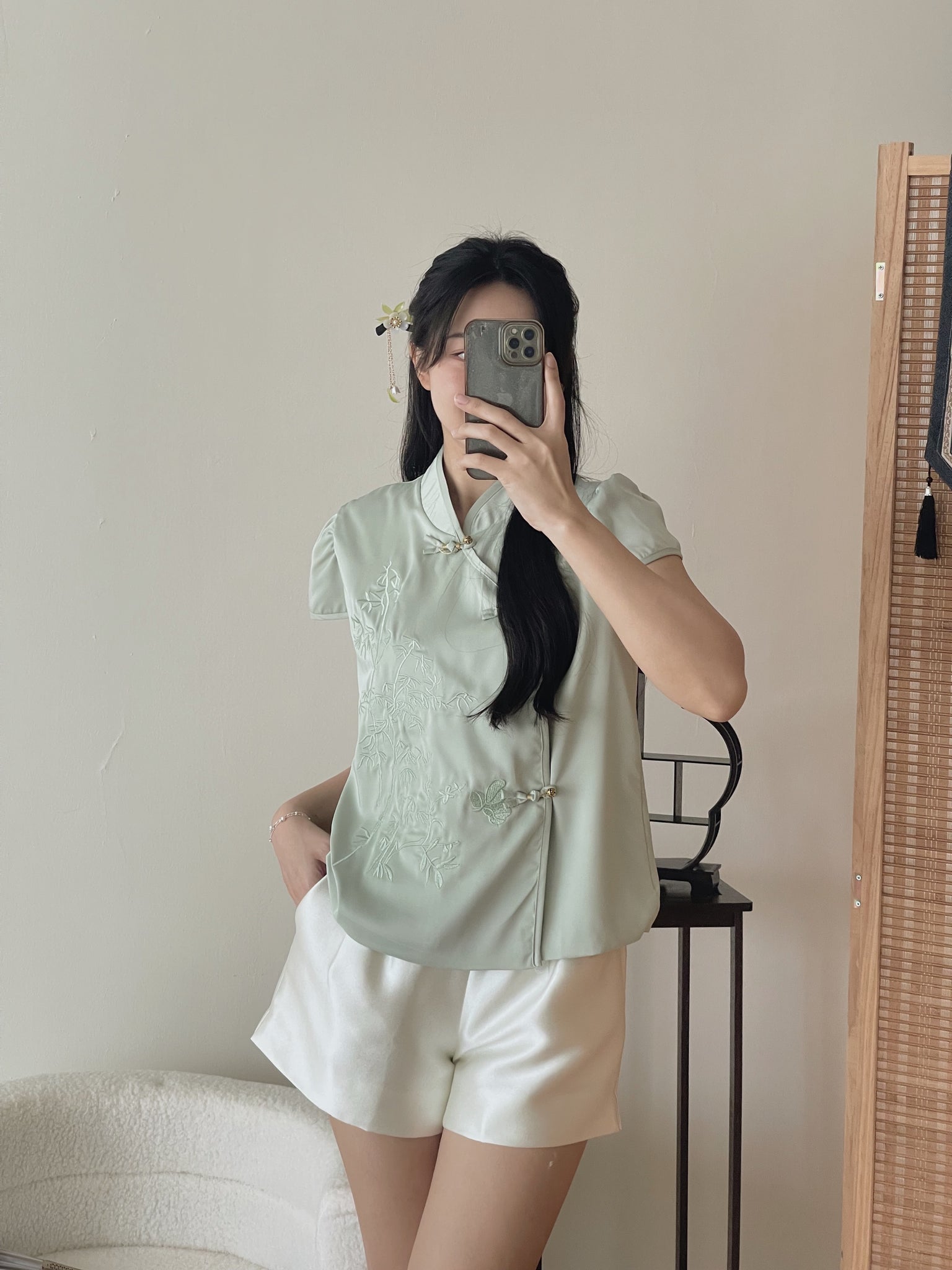 Bamboo Embroidered Silk Top / 竹青刺绣盘扣上衣