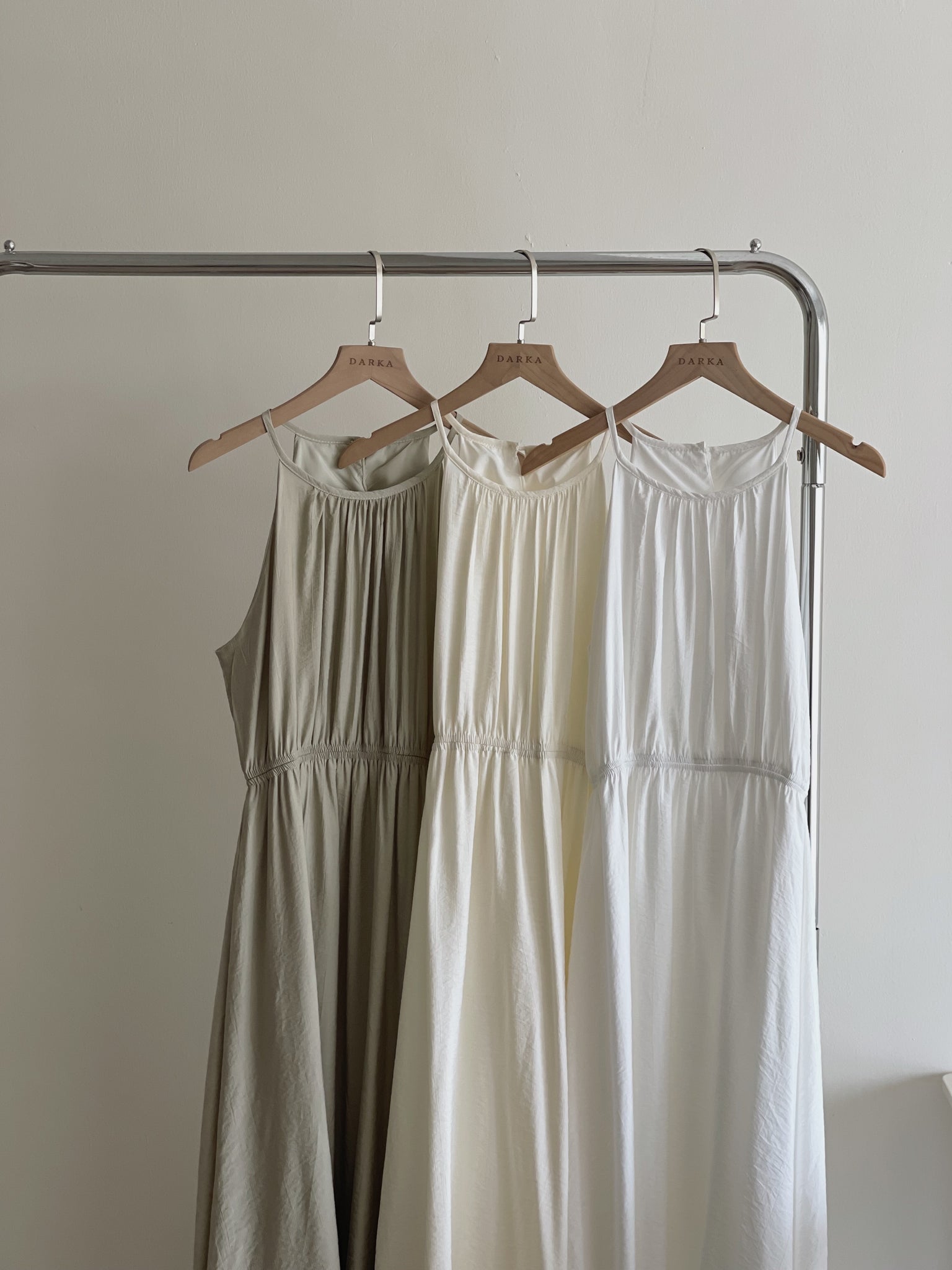 Avril Halterneck Dress / 挂脖后腰镂空长裙