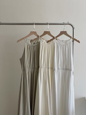 Avril Halterneck Dress / 挂脖后腰镂空长裙